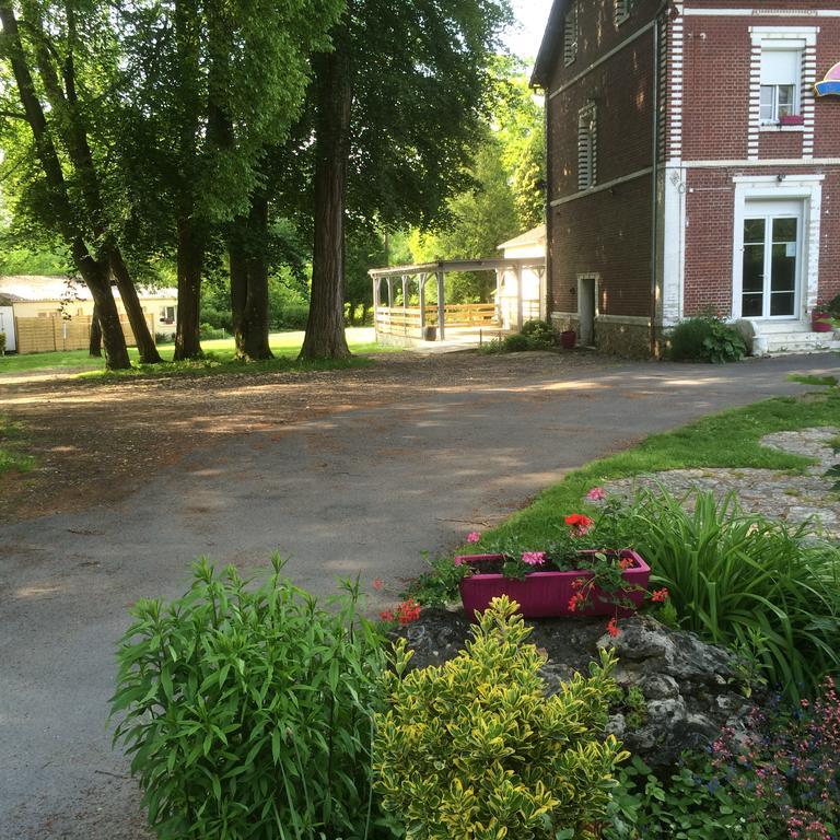 La Demi-Lune Bed & Breakfast Bailleval Eksteriør bilde