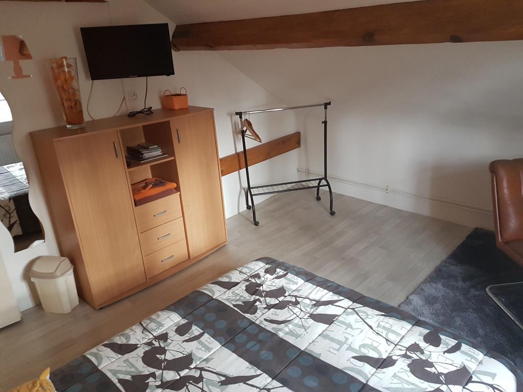 La Demi-Lune Bed & Breakfast Bailleval Eksteriør bilde
