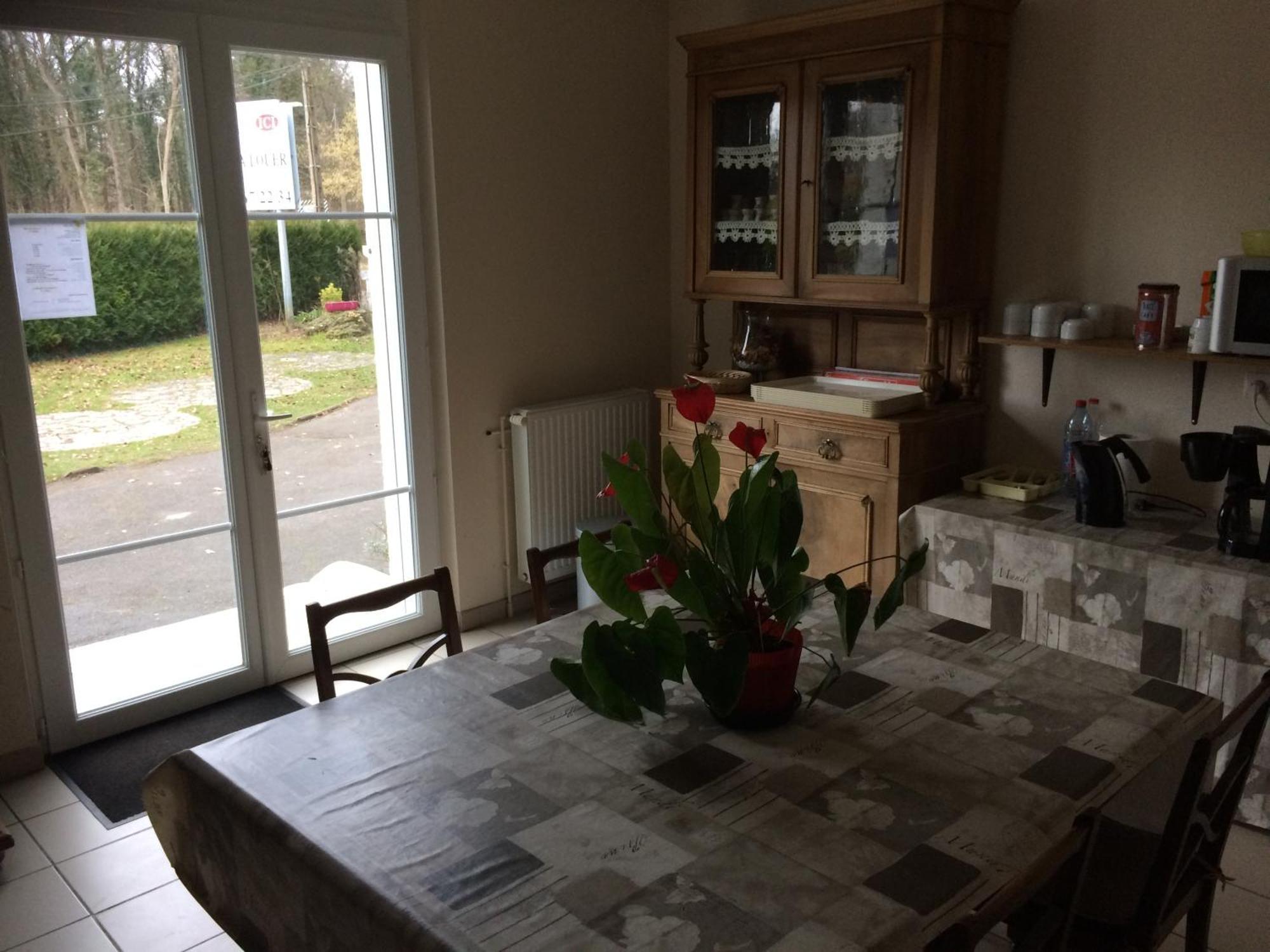 La Demi-Lune Bed & Breakfast Bailleval Eksteriør bilde