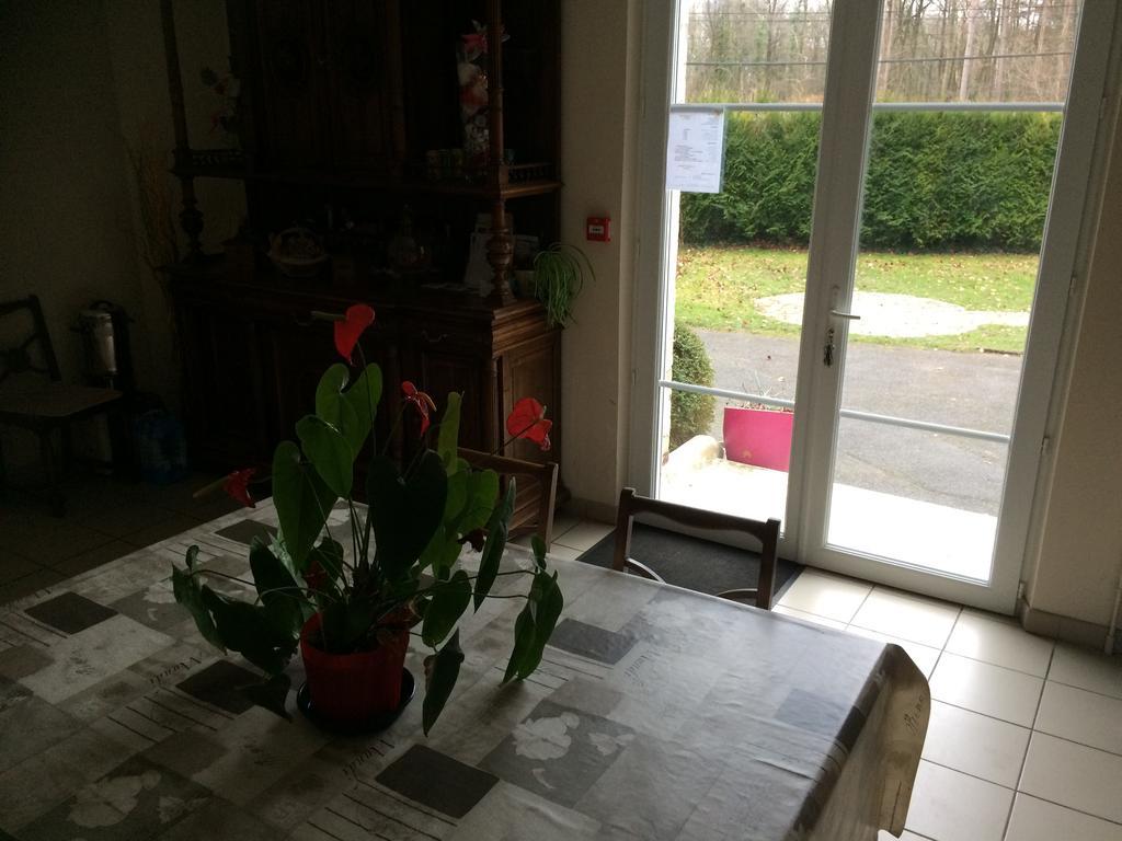 La Demi-Lune Bed & Breakfast Bailleval Eksteriør bilde