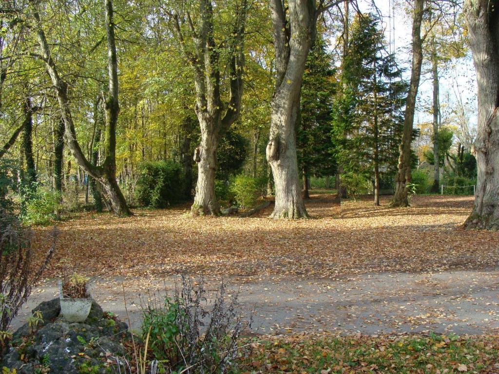 La Demi-Lune Bed & Breakfast Bailleval Eksteriør bilde